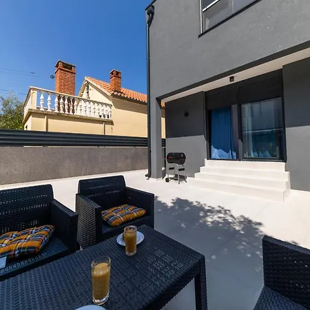 Vakantiehuis Luxury House Near The Uskok Beach *